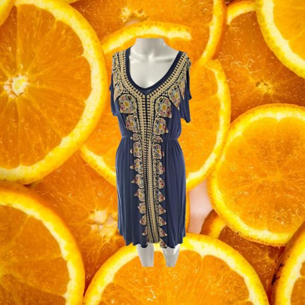 Forever 21 Blue Dress with Design Patterns Down the‎ Center Size S